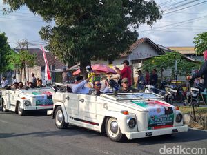 Sudaryanto-Agung Trijaya Daftar Pilkada Magelang Naik Mobil VW Sudaryanto-Agung Trijaya Daftar Pilkada Magelang Naik Mobil VW