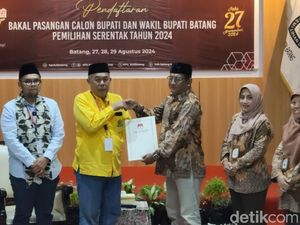 Diusung 9 Partai, Faiz-Suyono Mendaftar di Pilkada Batang Diusung 9 Partai, Faiz-Suyono Mendaftar di Pilkada Batang