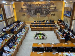 Legislator di Hadapan Menkes: Masuk Pendidikan Klinik Ketemunya Monster