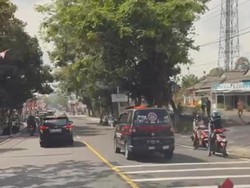 Mobil Rombongan RI 1 Langsung Minggir Ada Ambulans: Sesuai SOP