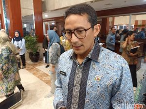 Video: Sandiaga Siapkan Dokumen soal Rencana Pemisahan Kemenparekraf Video: Sandiaga Siapkan Dokumen soal Rencana Pemisahan Kemenparekraf