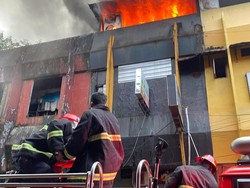 THM di Pasar Mardika Ambon Terbakar Diduga Akibat Korsleting Listrik