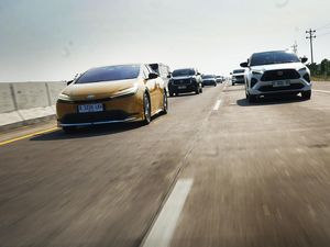 Mobil-mobil Hybrid Toyota Road Trip Jakarta-Yogyakarta, Jangan Heran Lihat Konsumsi BBM-nya Mobil-mobil Hybrid Toyota Road Trip Jakarta-Yogyakarta, Jangan Heran Lihat Konsumsi BBM-nya