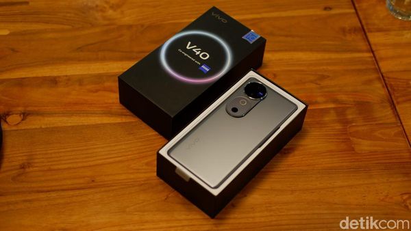 Unboxing Vivo V40, Bawa Kamera Zeiss dan Tampilan Mewah