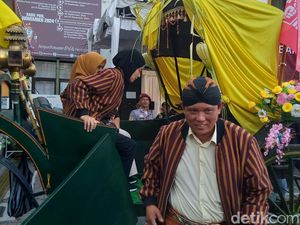 Daftar Pilkada Klaten 2024, Paslon Yoga-Sova Naik Andong ke KPU