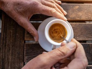 5 Cara Minum Espresso yang Benar Seperti Orang Italia 5 Cara Minum Espresso yang Benar Seperti Orang Italia
