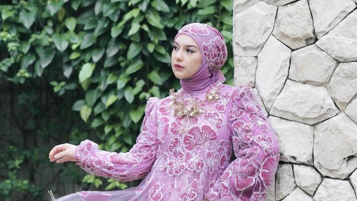 Inspirasi Gaya Hijab Irish Bella
