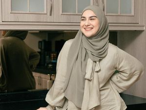 Senyum Irish Bella Sudah Buka Hati buat Pria Baru Usai Cerai Senyum Irish Bella Sudah Buka Hati buat Pria Baru Usai Cerai