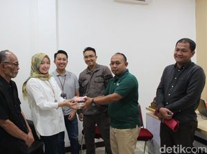 Jaksa Terima Uang Pengganti Kasus Korupsi RSUD Palabuhanratu Rp135 Juta Jaksa Terima Uang Pengganti Kasus Korupsi RSUD Palabuhanratu Rp135 Juta