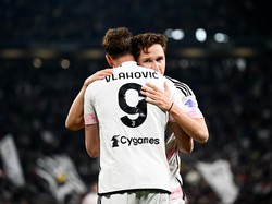 Vlahovic Kirim Pesan Menyentuh ke Chiesa