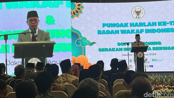 Ketua BWI Kamaruddin Amin Ketua BWI Kamaruddin Amin