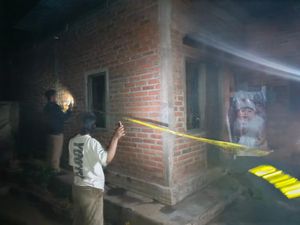 Pria Buleleng yang Bakar Rumah Ortu Jadi Tersangka dan Ditahan Pria Buleleng yang Bakar Rumah Ortu Jadi Tersangka dan Ditahan