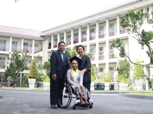 Kerja Keras dan Kasih Orang Tua Antarkan Atlet Disabilitas Raih Gelar Sarjana UGM Kerja Keras dan Kasih Orang Tua Antarkan Atlet Disabilitas Raih Gelar Sarjana UGM