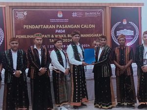 Maksi-Ronal Lolos Pendaftaran Pilbup Manggarai di Detik-detik Terakhir Maksi-Ronal Lolos Pendaftaran Pilbup Manggarai di Detik-detik Terakhir