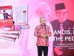 Kala Paus Fansiskus Mencuci Kaki Muslimah