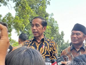 Ditanya Akankah Jadi Kader Golkar, Jokowi: Lah Katanya Jadi Ketua? Ditanya Akankah Jadi Kader Golkar, Jokowi: Lah Katanya Jadi Ketua?