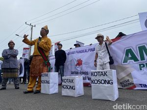 Komisi II DPR-KPU: Pilkada Ulang di Daerah Kotak Kosong Digelar Agustus 2025 Komisi II DPR-KPU: Pilkada Ulang di Daerah Kotak Kosong Digelar Agustus 2025