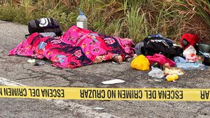 Rombongan Migran Tertabrak, 3 Orang Tewas 17 Lainnya Terluka