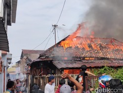 Sejumlah Rumah di Kawasan Padat Palembang Ludes Terbakar