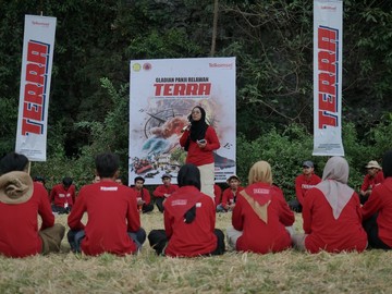 Telkomsel Gelar Aksi Bersih Lingkungan-Pelatihan Bencana di Maros Sulsel