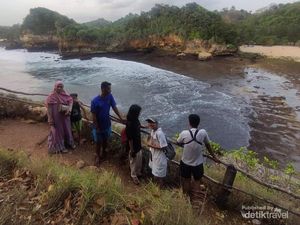 Ini Pantai Bengkung Malang dari Atas Bukit, Indah Sekali Ini Pantai Bengkung Malang dari Atas Bukit, Indah Sekali