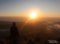 Menikmati Indahnya Sunrise di Puncak Gunung Batur Bali