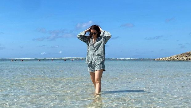 Unggahan Terbaru Sherina Munaf Bikin Khawatir, Akun IG Baskara Diserbu