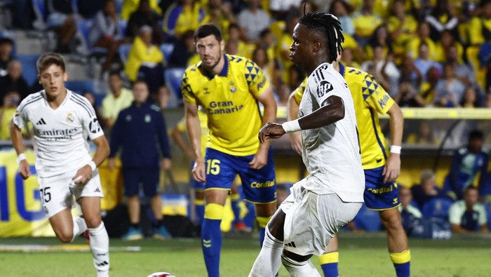 Soccer Football - LaLiga - Las Palmas v Real Madrid - Estadio Gran Canaria, Las Palmas, Spain - August 29, 2024 Real Madrids Vinicius Junior scores their first goal from the penalty spot REUTERS/Borja Suarez