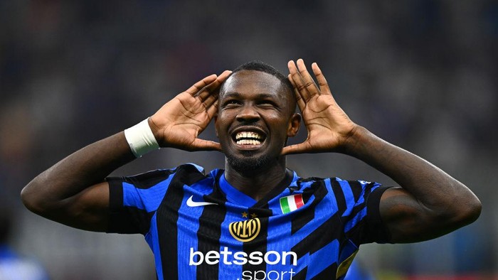 2169503690 MILAN, ITALY - AUGUST 30: Marcus Thuram of FC Internazionale celebrates after scoring the fourth goal during the Serie match between FC Internazionale and Atalanta at Stadio Giuseppe Meazza on August 30, 2024 in Milan, Italy. (Photo by Mattia Pistoia - Inter/Inter via Getty Images)