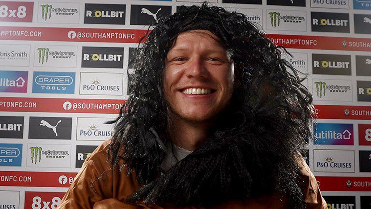 Aaron Ramsdale jadi Hagrid. (Foto: dok. Southampton FC)