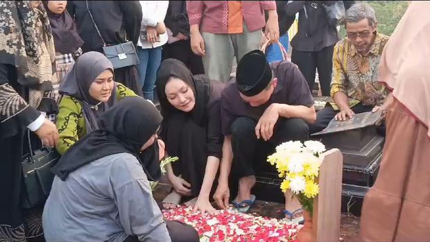 Ayu Ting Ting