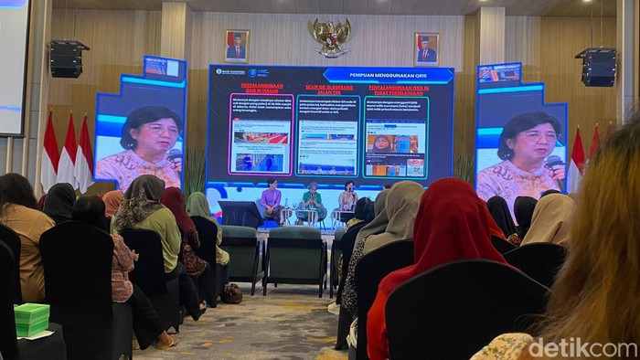 diskusi Perempuan Pejuang Ekonomi Keluarga di Surabaya diskusi Perempuan Pejuang Ekonomi Keluarga di Surabaya
