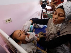 Vaksinasi Polio Hari Pertama dan Kedua di Gaza Lampaui Target WHO Vaksinasi Polio Hari Pertama dan Kedua di Gaza Lampaui Target WHO