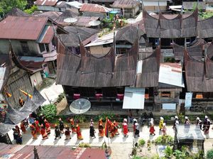 Potret Kaum Ibu Meriahkan Festival Matrilineal Saribu Gonjong