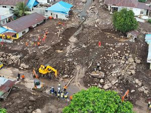 Pemkot Ternate Siapkan Lahan 2,6 Hektare untuk Relokasi Korban Banjir Rua Pemkot Ternate Siapkan Lahan 2,6 Hektare untuk Relokasi Korban Banjir Rua
