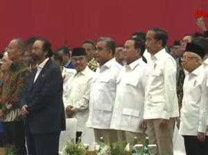 Saat Jokowi Kembaran Outfit dengan Prabowo di Rapimnas Gerindra