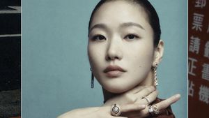 7 Gaya Kim Go Eun Tampil Mewah Pakai Perhiasan Berlian Chanel