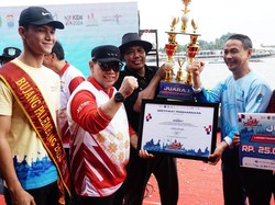 Ogan Ilir Juarai Lomba Perahu Bidar Tradisional di Palembang