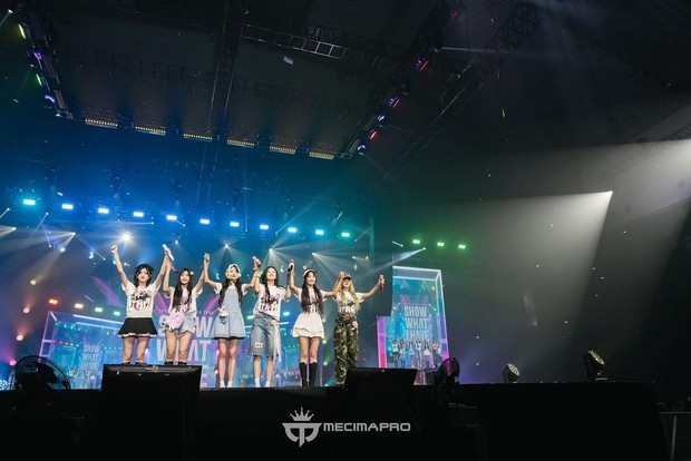 Potret IVE dalam konser 'Show What I Have' di Jakarta