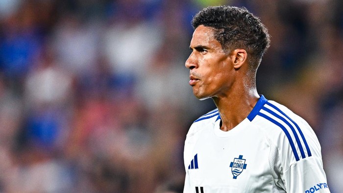 GENOA, ITALY - AUGUST 11: Raphaël Varane of Como looks on during the Coppa Italia match between UC Sampdoria and Como at Stadio Luigi Ferraris on August 11, 2024 in Genoa, Italy. (Photo by Simone Arveda/Getty Images)