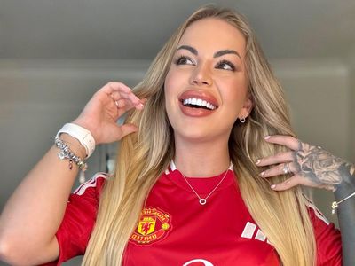 Potret Fans Bola Cantik yang Jadi Viral, Putus dengan Pacar karena Dukung MU
