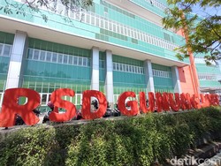 3 Bapaslon Pilwalkot Cirebon Periksa Kesehatan Libatkan 16 Dokter