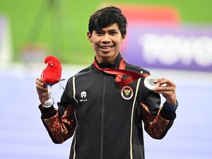 Medali Saptoyogo Juga untuk Istri yang Sedang Hamil 4 Bulan Medali Saptoyogo Juga untuk Istri yang Sedang Hamil 4 Bulan