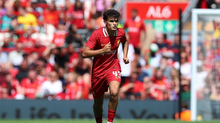 LIVERPOOL, ENGLAND - AUGUST 11: Stefan Bajcetic of Liverpool FC during the Pre-Season Friendly match between Liverpool vs Sevilla at Anfield Stadium on August 11, 2024 in Liverpool, England. (Photo by Ryan Crockett/DeFodi Images via Getty Images)