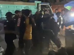 Pawai Pelantikan Anggota DPRD Probolinggo Berakhir Tawuran