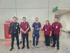 WN Australia Diusir dari Bali gegara Sakit Jiwa WN Australia Diusir dari Bali gegara Sakit Jiwa