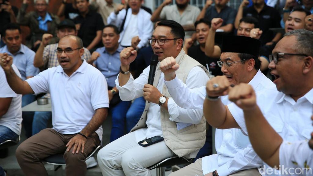 33 Komunitas Relawan se-Jakarta Dukung RK-Suswono 33 Komunitas Relawan se-Jakarta Dukung RK-Suswono