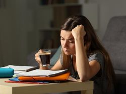 Gegara 5 Kebiasaan Ini, Minum Kopi Jadi Bisa Membahayakan Kesehatan