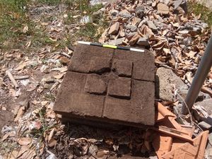 Batu Hiasan Candi Ditemukan Warga Dompyongan Klaten Saat Gali Makam Batu Hiasan Candi Ditemukan Warga Dompyongan Klaten Saat Gali Makam