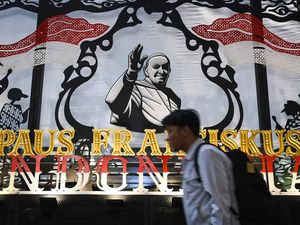 Gereja Katedral Jakarta Siap Sambut Paus Fransiskus Gereja Katedral Jakarta Siap Sambut Paus Fransiskus